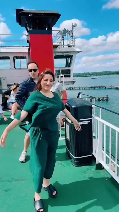 #hareemshah #funnyvideos #tiktok #funny #peshawer #musicapp #love #waseem #pardesi