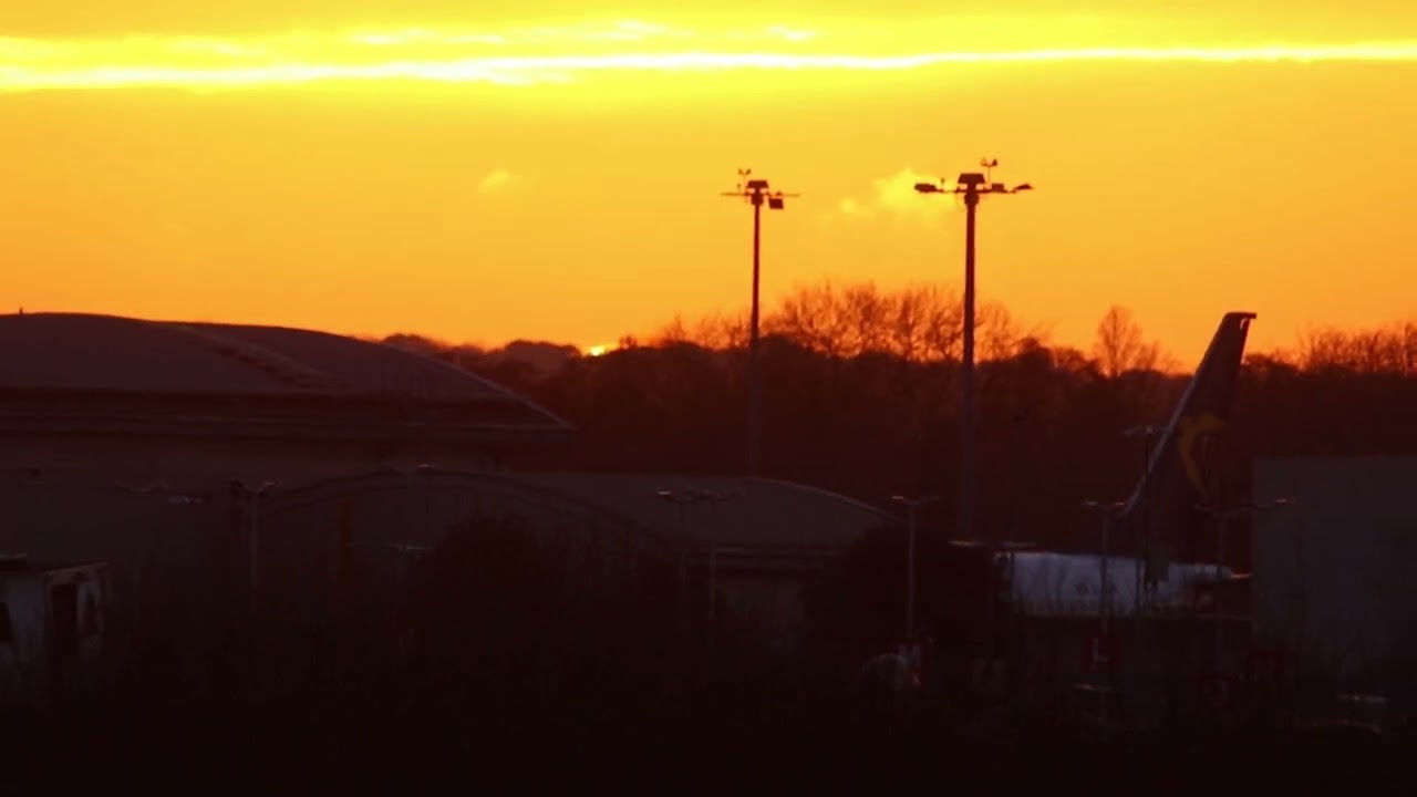 Glorious sunset vibe spotting Bournemouth Airport (EGHH) 