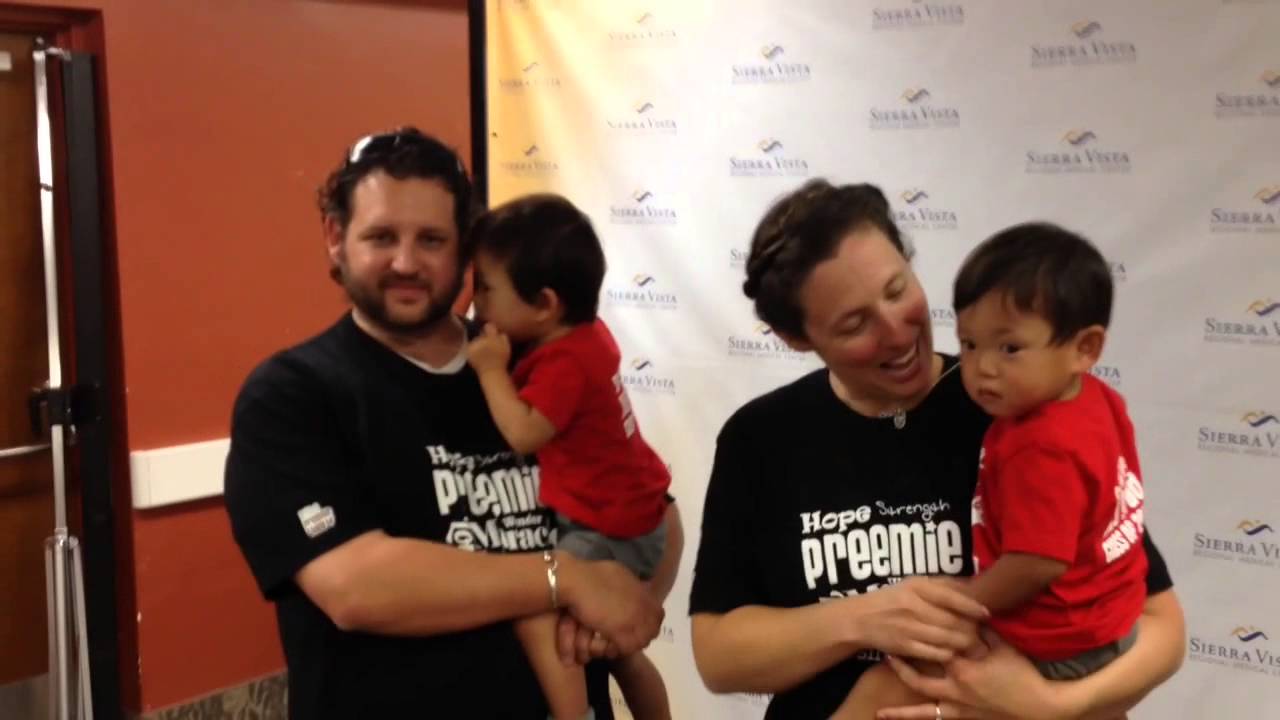 Twins' parents thank Sierra Vista hospital for care