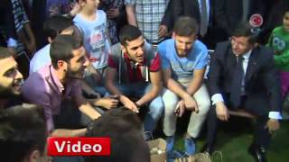 Başbakan Davutoğlu Rizeli Gençlerle Horon Etti VİDEO İZLE