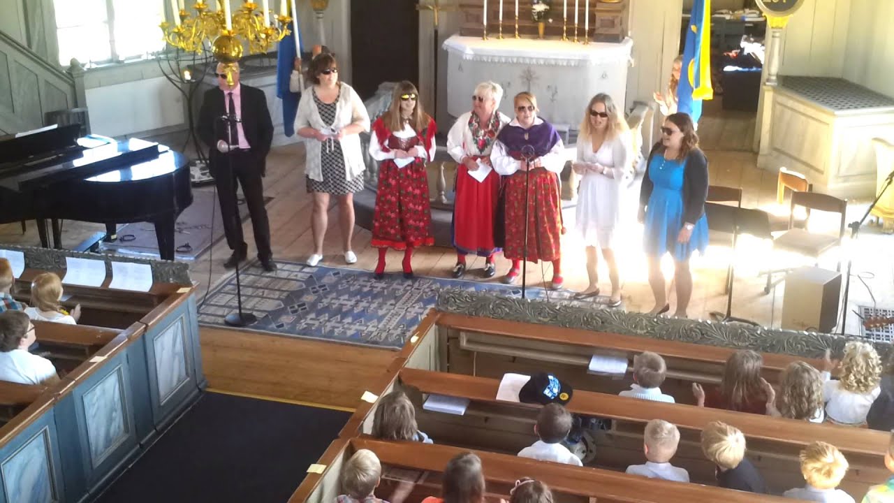 Skolavslutning sång av lärare i Äppelbo