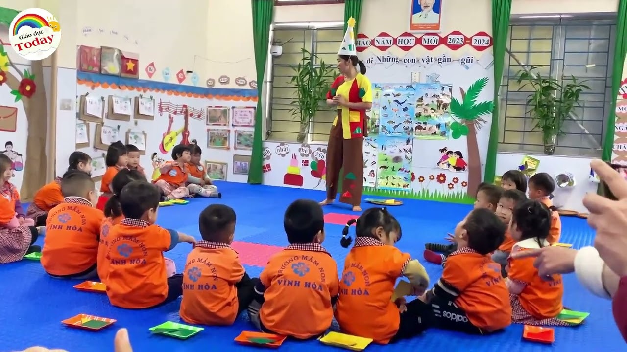 Tiết dạy GVDG cấp huyện Toán Nhận biết hình vuông, hình tam giác - Trẻ 3 tuổi