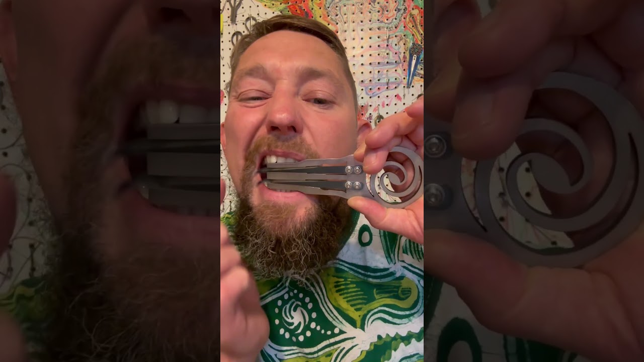 Crazy Sounding Jaw Harp.   Bizarre double tongue. 
