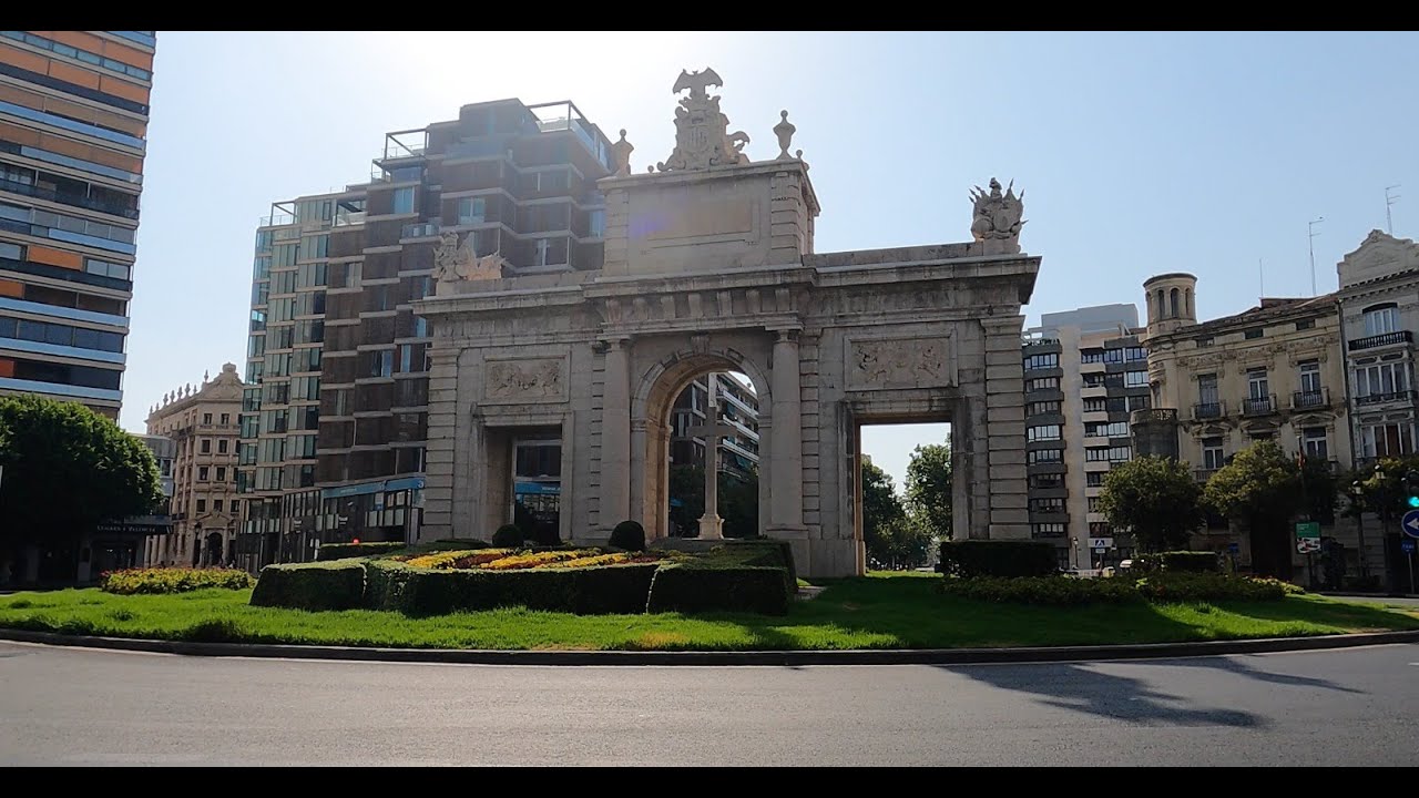 Caminando por Colón hasta la Puerta de la Mar I Valencia, España I 4K walking I julio 2022
