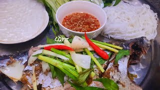 Cá nục hấp cuốn bánh tráng xứ Quảng