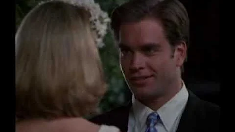 Elizabeth Mitchell & Michael Weatherly getting mar...