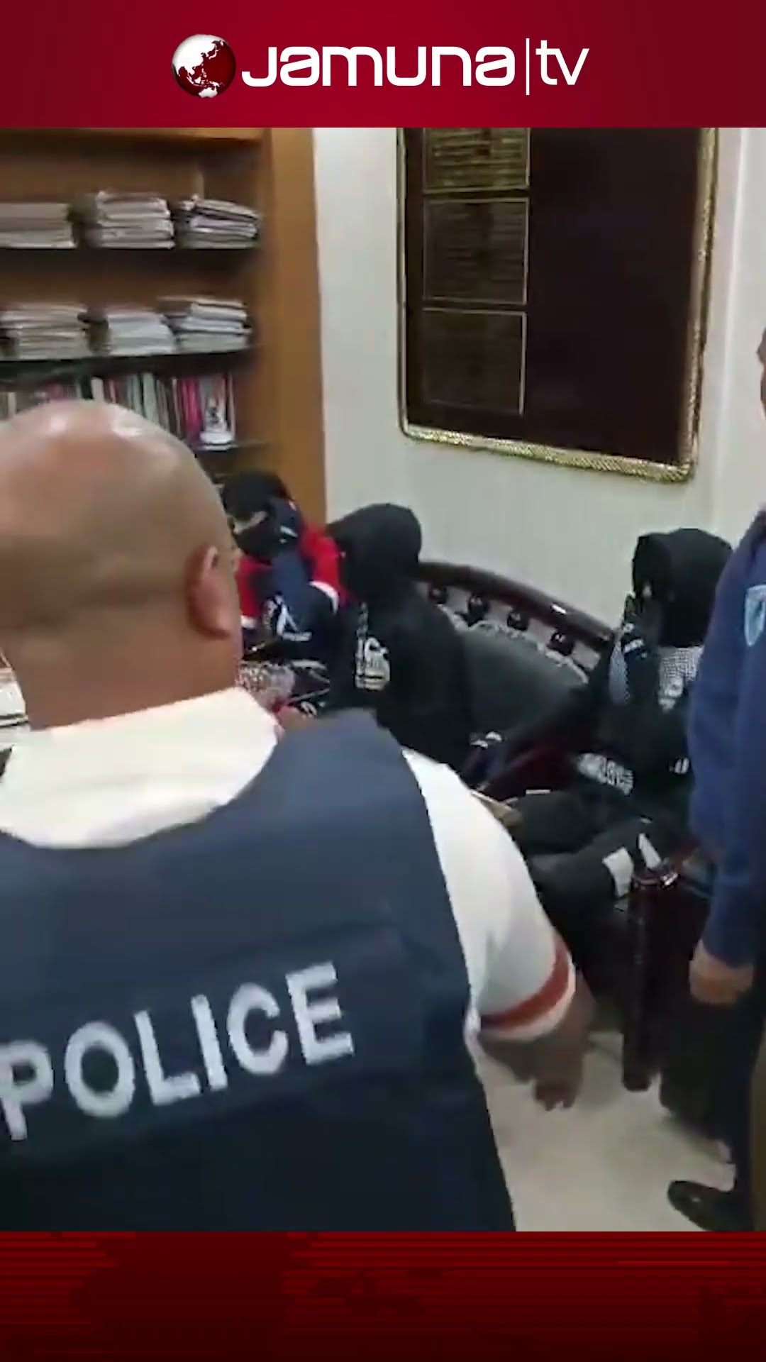 অবেশেষে দেখা মিললো ব্যাংকের সেই ডাকাতদের! #robbery #rupalibank #jamunatv #bdarmy #db #police #RAB