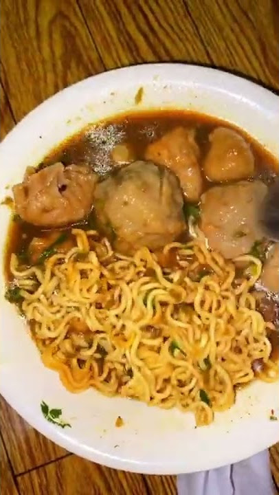 Story WA Makan Bakso