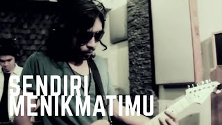 Vignette de la vidéo "Gie - Sendiri Menikmatimu (LIVE AT JOGJA AUDIO SCHOOL 2015)"