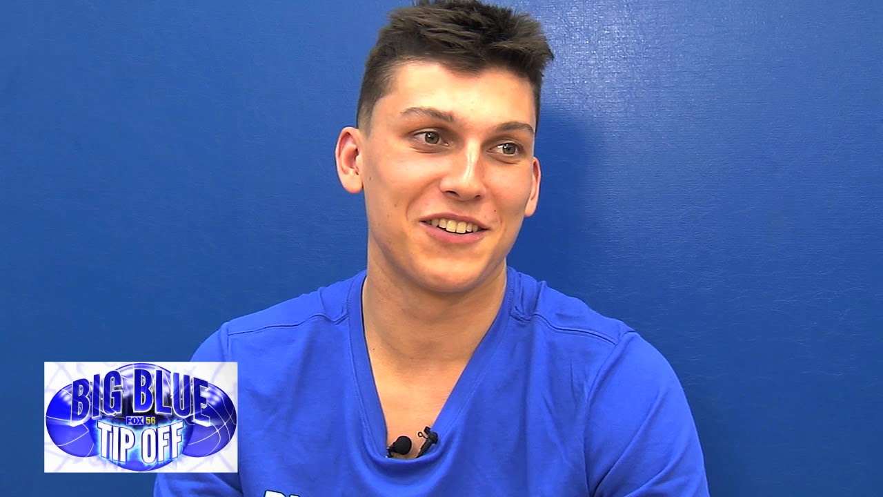 Kentucky Men's Basketball - We know you've got a sweet 📱. But does it have  a background as 🔥 as this Tyler Herro one?