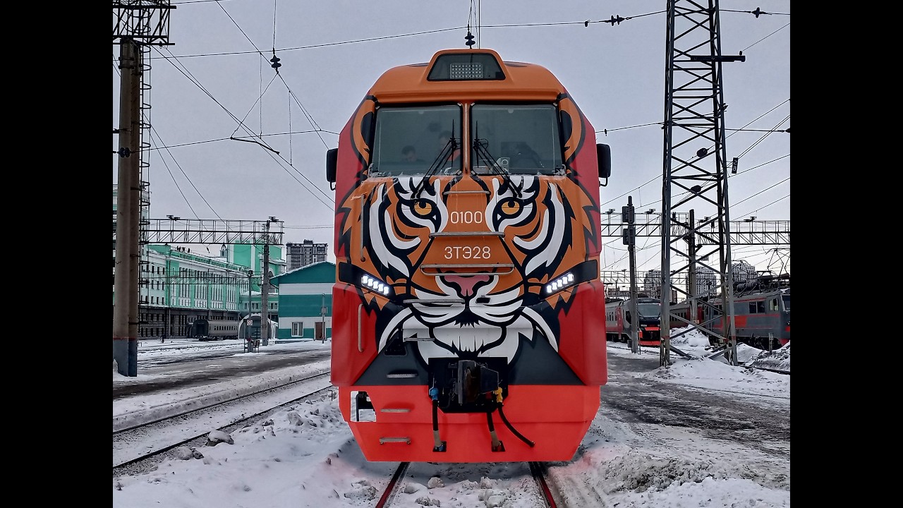Магистральный тепловоз 3ТЭ28-0100 Амурка на Трассибирской магистрали