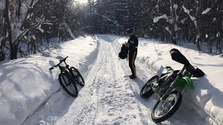 -20℃: Велосипед и электромотоцикл по лесовозным зимникам. Жарим пельмени в масле рядом с Юксарами.