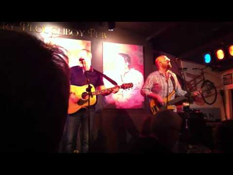 Irish Folk Music at the Merry Ploughboy Music Pub in Dublin