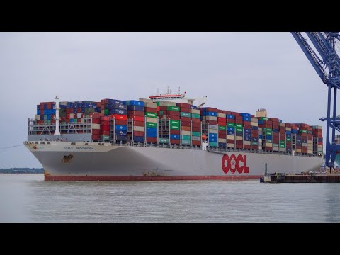 Containership OOCL INDONESIA departing the Port of Felixstowe 22/7/22