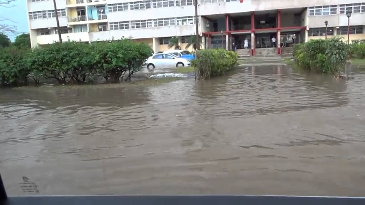 Последствия тропического ливня на Кубе     апрель 2016