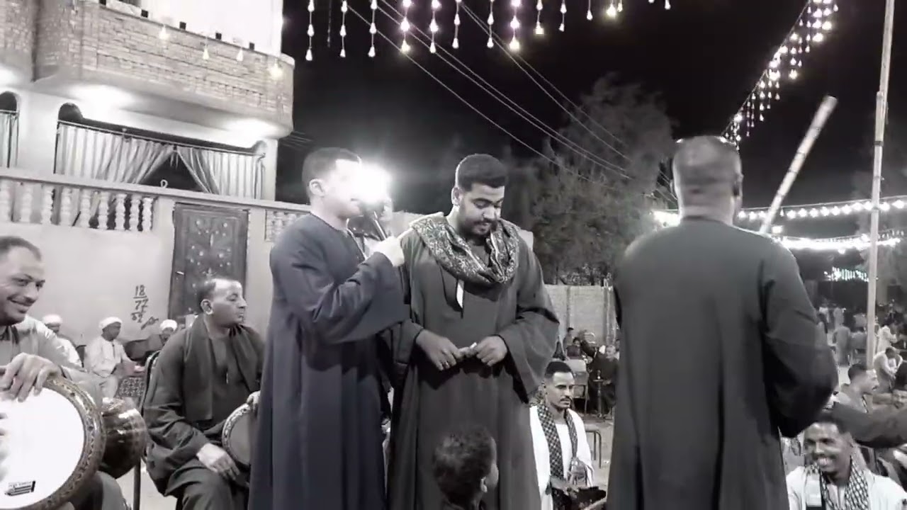 انا علي حكمه الايام 😔كله في حب القزازي يبدع في الغنيه مونديال قريه العركي بحضور سليمان ابو الميت 