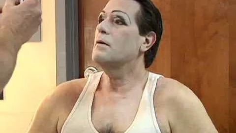 Jim J. Bullock Transformation to Edna Turnblad