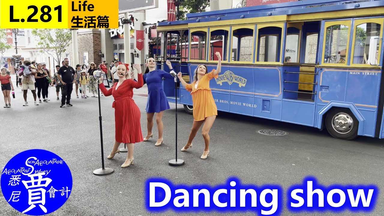 dancing-show-warner-bros-movie-world-gold-coast-theme-park