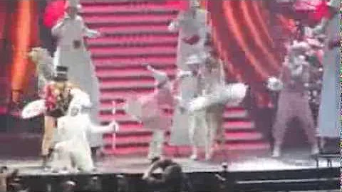 Ed Sheeran Crashes Taylor Swift's Final Song