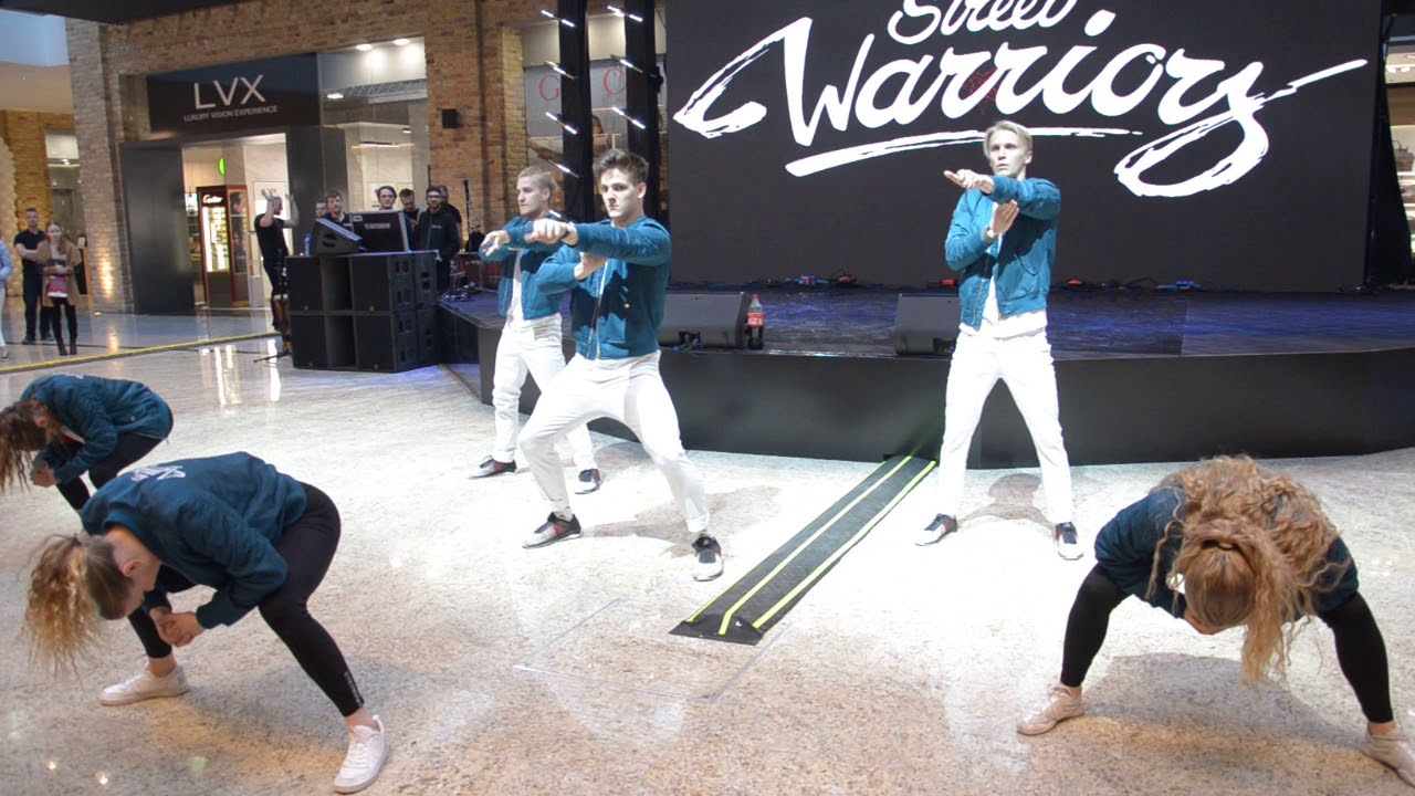 Street Warriors šovs Akropoles atklāšanā