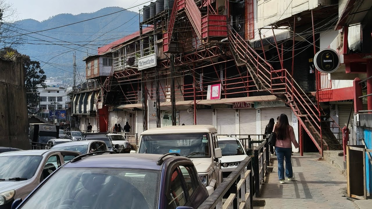 Гуляя по городу Кохима.