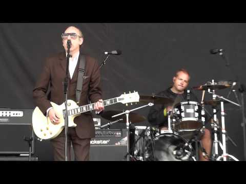 Train In Vain - Mick Jones + Pete Wylie + The Farm - Heaton Park - 1 July 2012