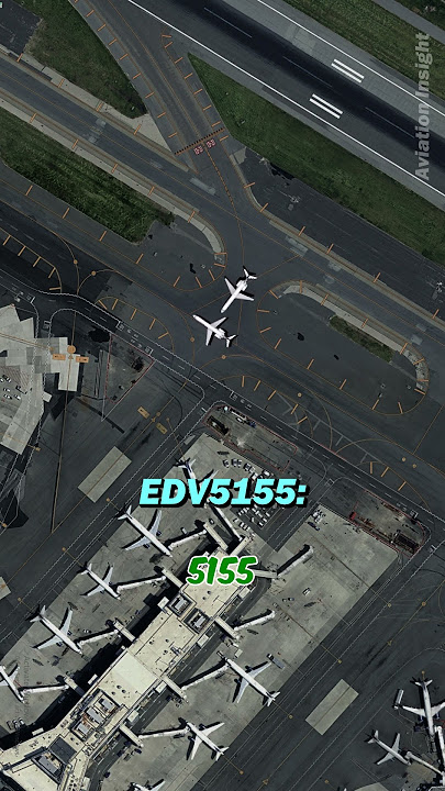 Ground Collision Between Two Aircraft at LaGuardia / ATC Recording #aviation