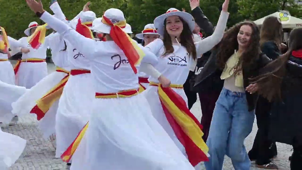 FISHMOB - Jasło tańczy dla Jana Pawła II_16.05.2025