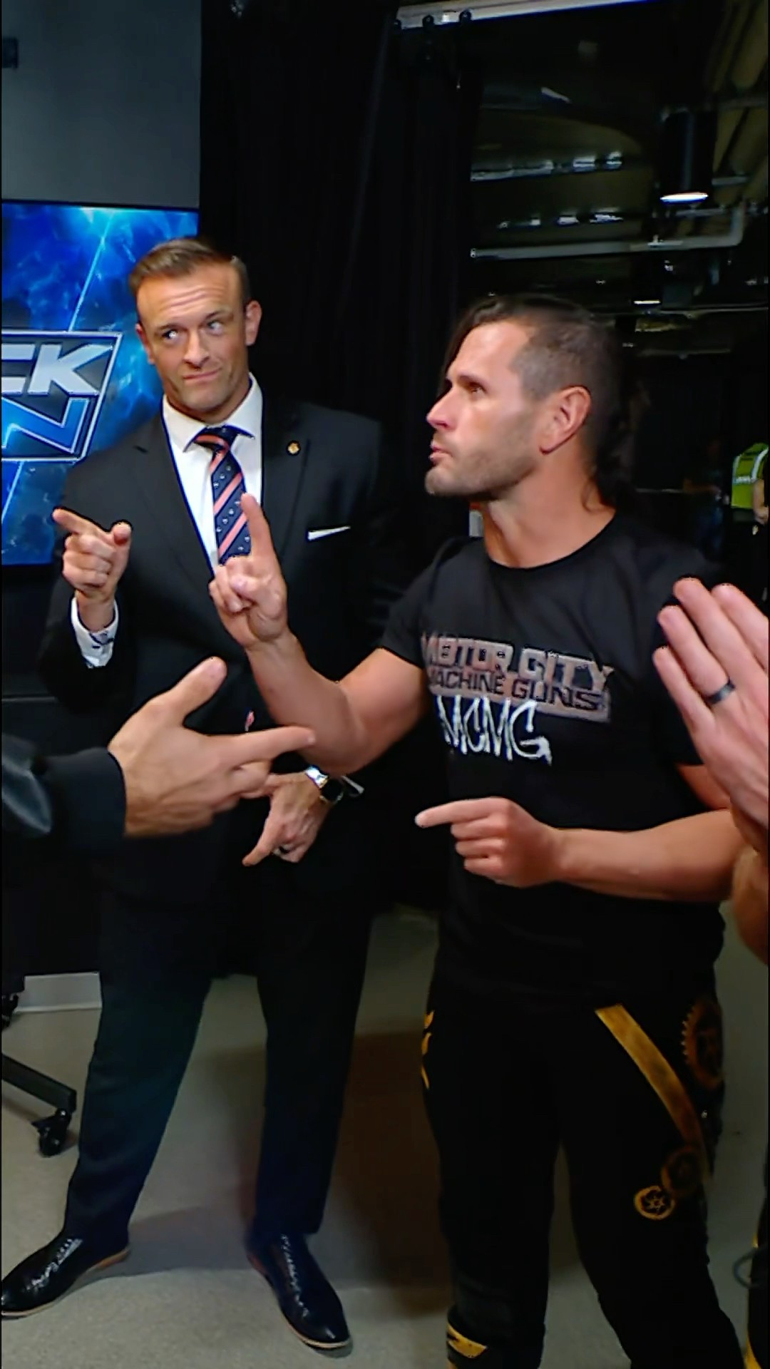 It will be 2 out of 3 falls for the Tag Team titles at Royal Rumble