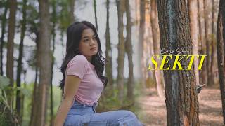 Laily Suci  Sekti  Mvc