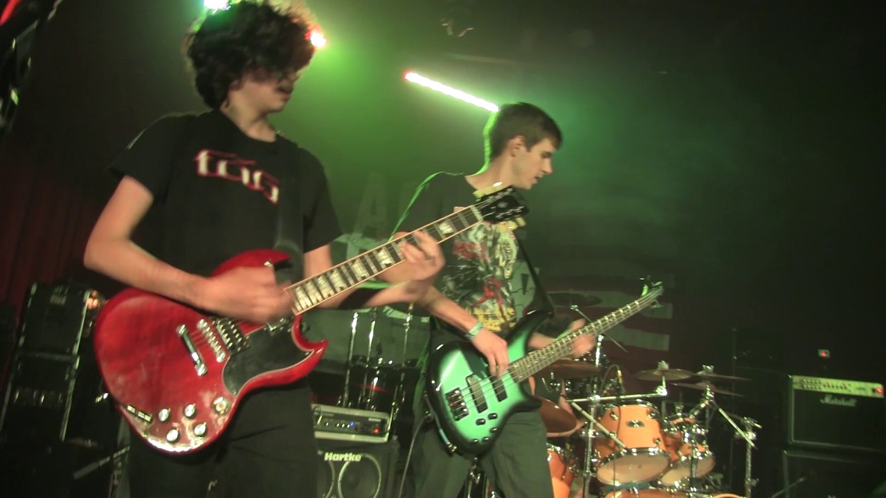 Violent Revenge - (The Hellion) Electric Eye - Judas Priest cover (Former singer, Caitlyn Thomas)