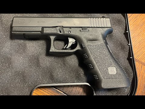 Glock 17 gen 3 unboxing (is it worth it in 2021 ??)(Should