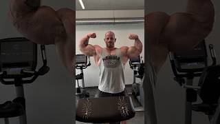 This is What Happens When You Only Train Biceps