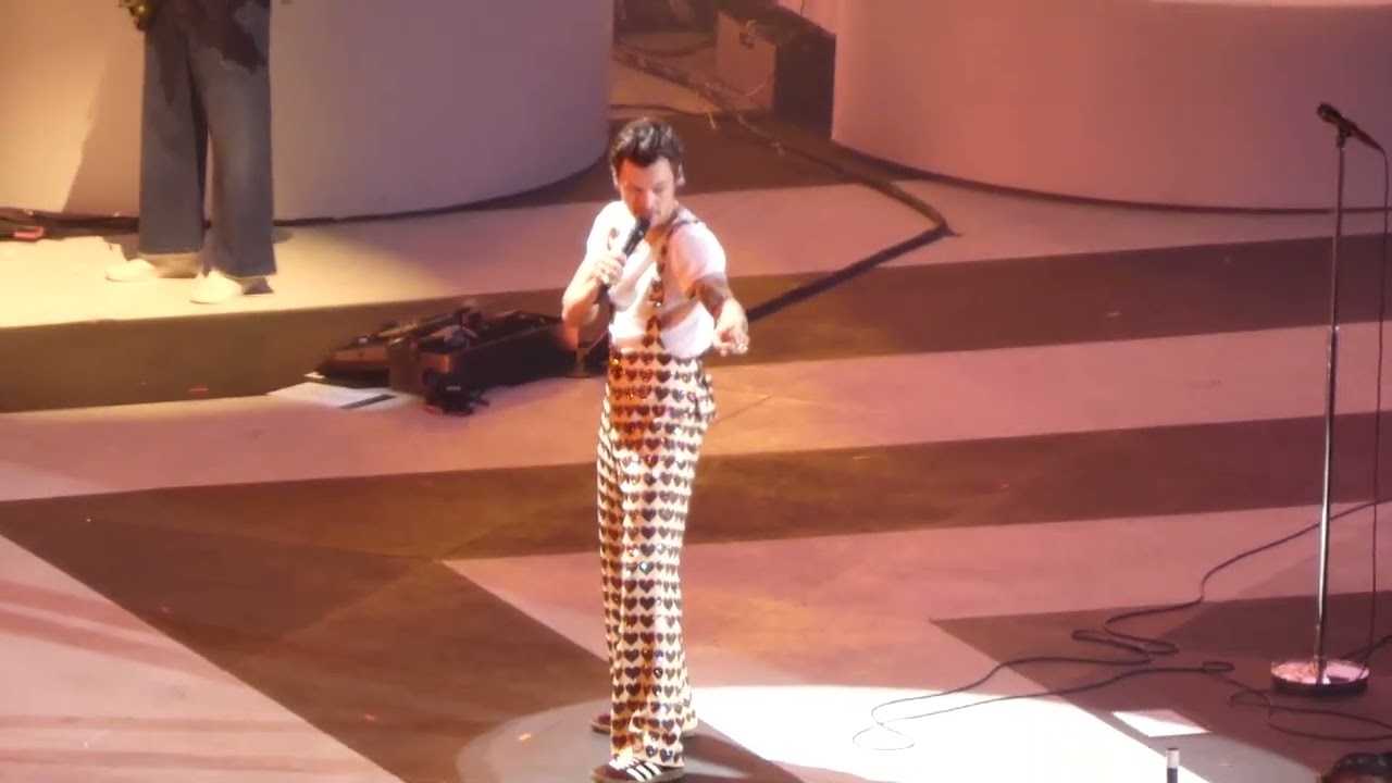 Harry Styles, Sign Reading, HSLOT, Wembley N1, 13/06/2023