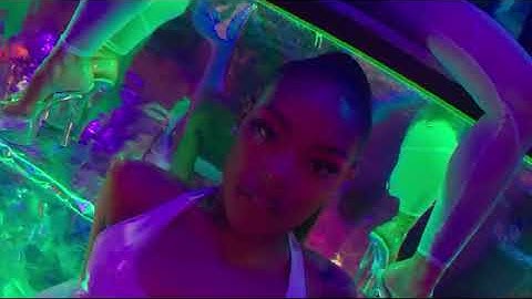Iggy Azalea, Tyga - Sip It (Official Video)