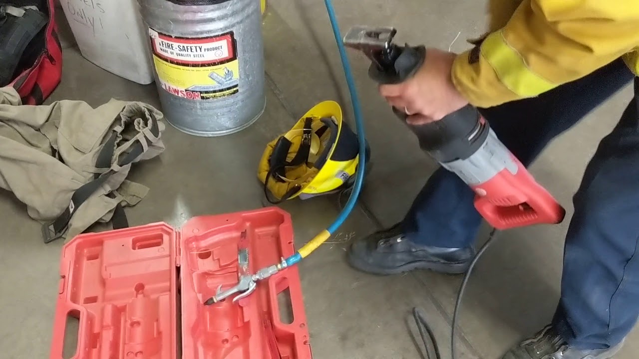 How To Lubricate Milwaukee Sawzall