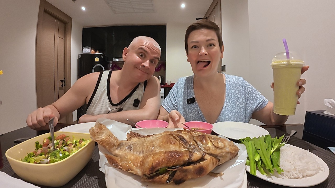 Мукбанг ОГРОМНАЯ рыба в соли, Пальчики ОБЛИЖЕШЬ) ОБСОСАЛИ все косточки) ВКУСНЫЙ ПП ужин в Таиланде