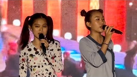 Thiên ngân & Tuyết Nhung nỗi bật khi ra hát, mọi người vỗ tay quá chừng : Lễ Đại Tường Phi Nhung