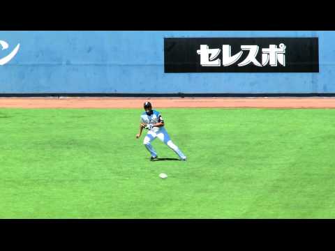 20120909真喜志コーチの外野シートノック＠鎌ヶ谷