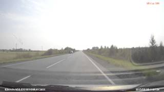 FILE7985 автодорога Тобольск Вагай 25км  водитель Гранты пресует тракториста, видимо камень отлетел