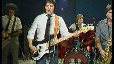 The Oscillators: Just One More Minute - Live From Studio One