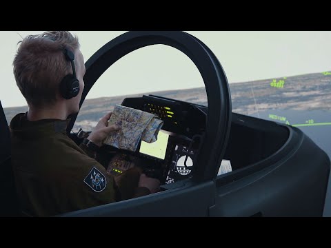 Video: Hur man klarar flygvärdinneträning: 14 steg (med bilder)