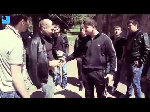 Каха нюхает машины Каха нюхает машины