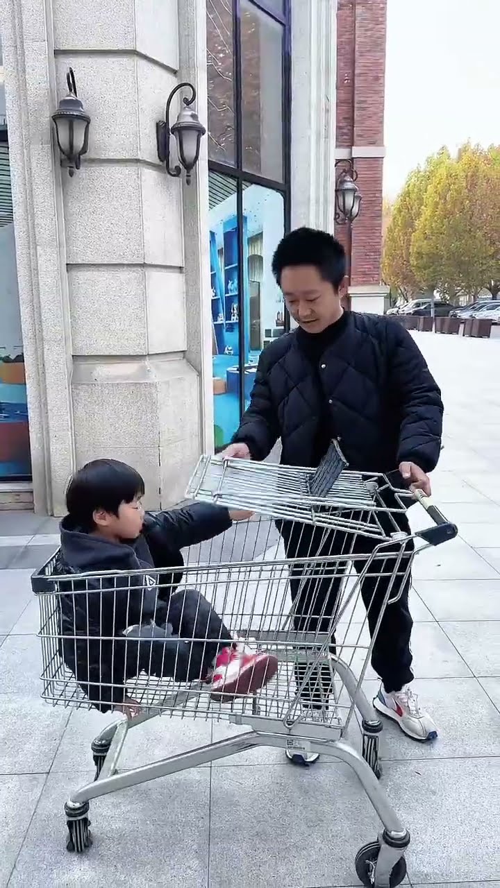 活了30年才知道，购物车还可以这样打开！#Cute baby#Cute#呆萌小米宝#聪明宝宝#萌娃#整蛊#测试