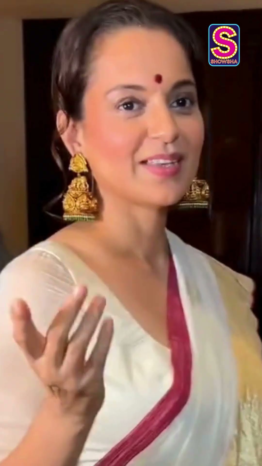 Kangana Is Absolutely Radiant In That White Saree, Paired With A Powerful Red Bindi! | N18S