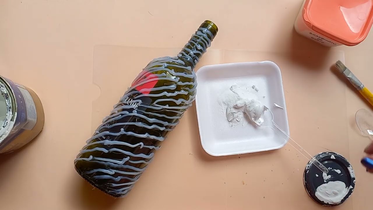 RECICLAGEM DE GARRAFA DE VIDRO COM COLA QUENTE