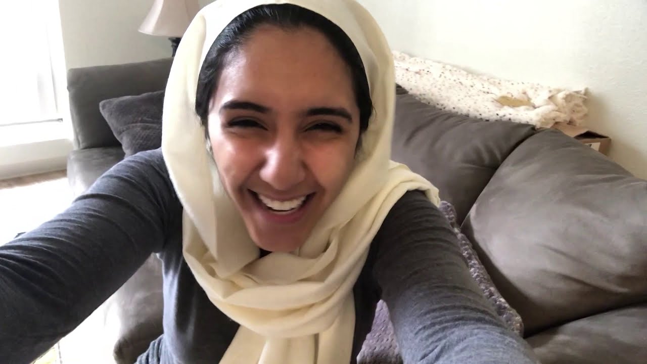 Тётушки, пристрастившиеся к пощипыванию за щёки