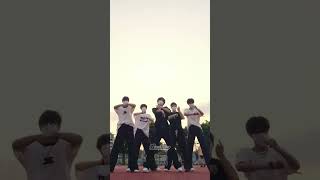 《O秒睡O & 加点胡椒粉 & Harry学长🏀 & 小民同学 & 嗡瓮》Dance Cover《Wo De Hao Xiong Ti》Hot Dance Douyin #shorts