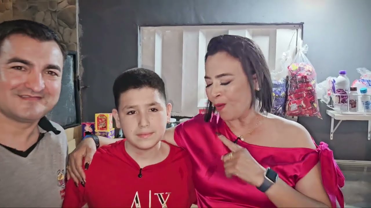 Gracias a la Dr, Julia Concejal Departamental por la visita en Willian Burguer 🙌🇵🇾