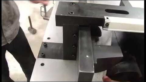 Busbar bending machine